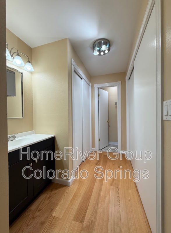 Building Photo - 6590 Delmonico Dr