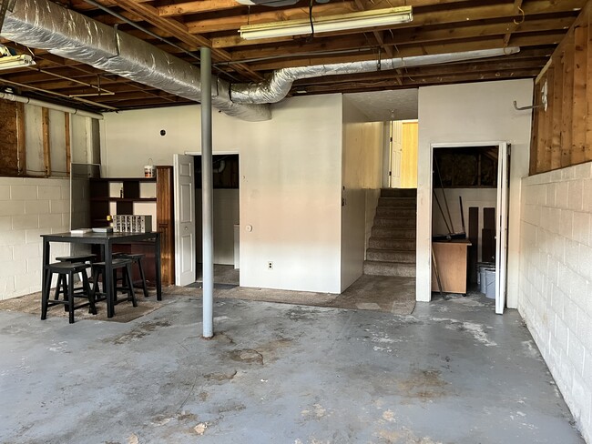 Building Photo - 3933 Brantley Dr