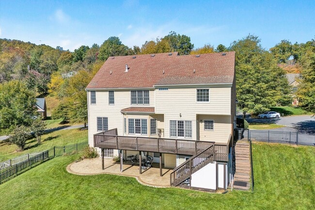 Building Photo - 1147 Belcroft Court