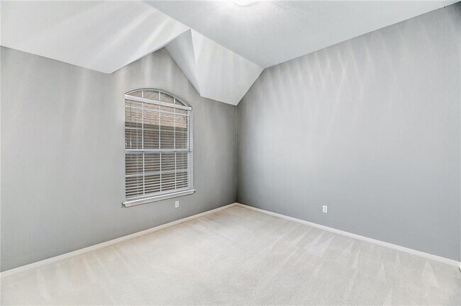 Building Photo - 9404 Temecula Pass