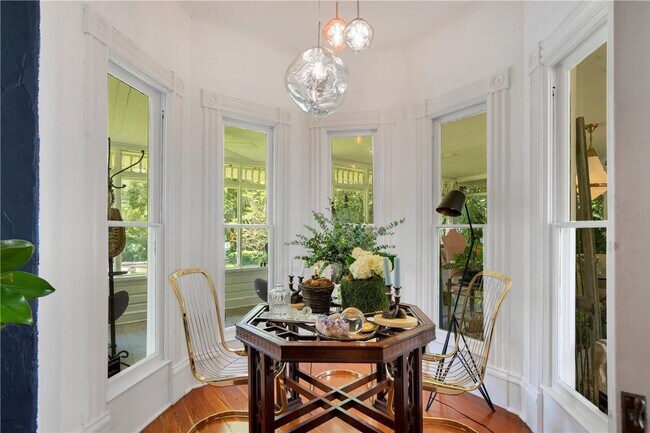 Building Photo - Queen Anne Victorian Estate