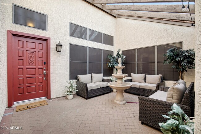 Building Photo - 5431 W Cochise Dr
