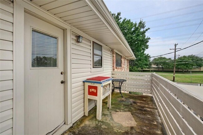 Building Photo - 5044 Matilda St