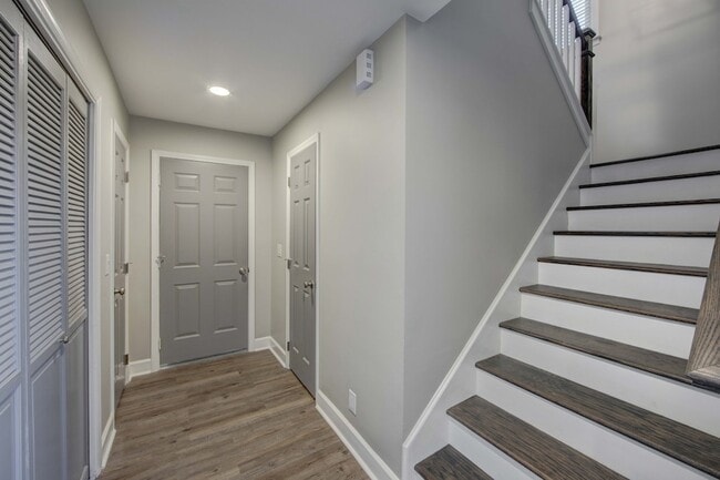 Building Photo - 1129 W Main St