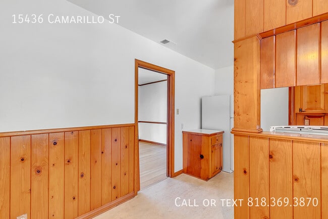 Building Photo - 15436 Camarillo St