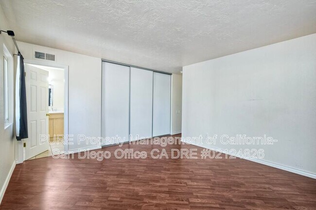 Building Photo - 2253 Raintree Pl