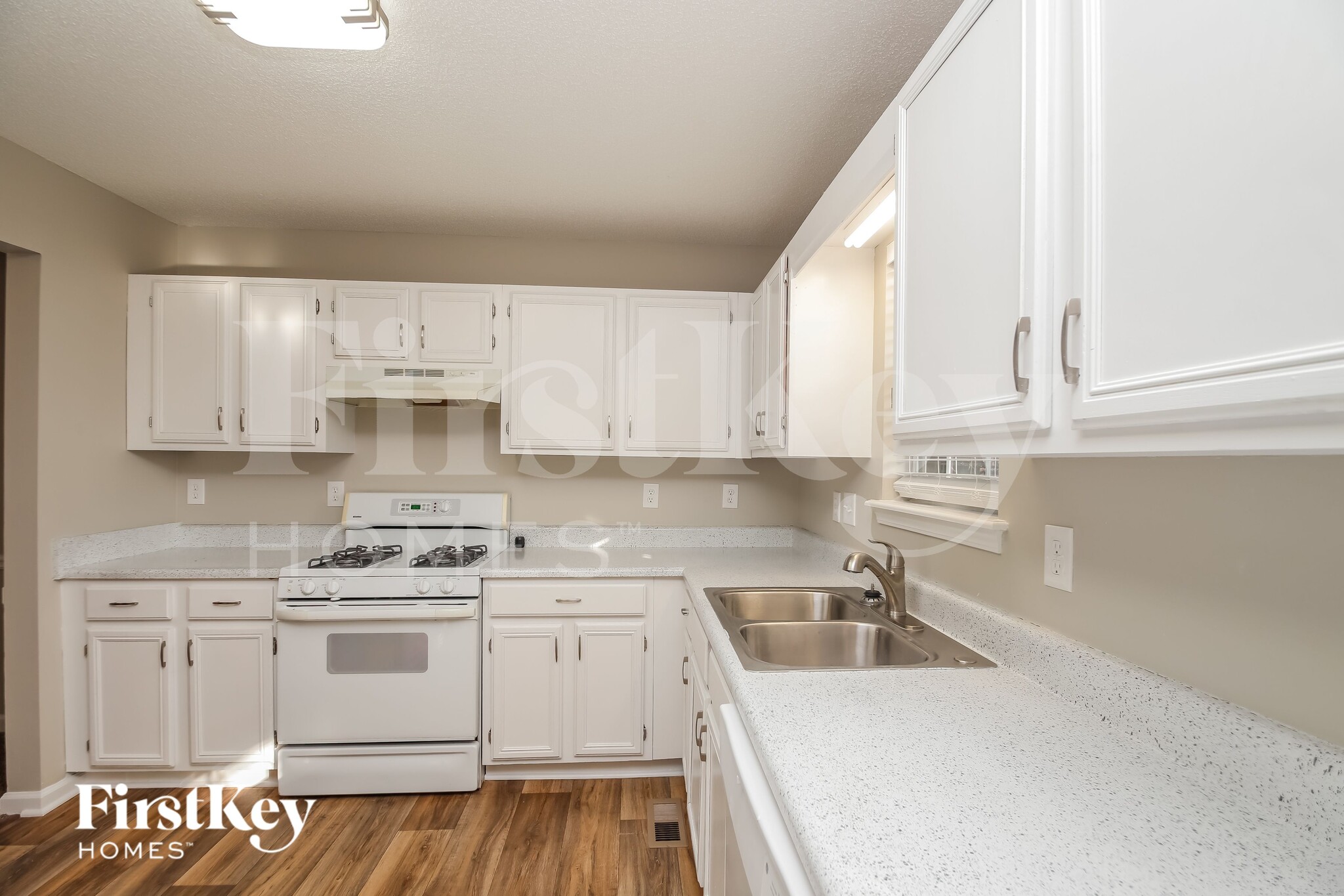 Building Photo - 1404 Chapel Hill Ln SW