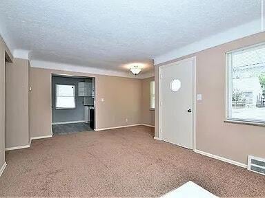 Building Photo - 12332 Park Knoll Dr