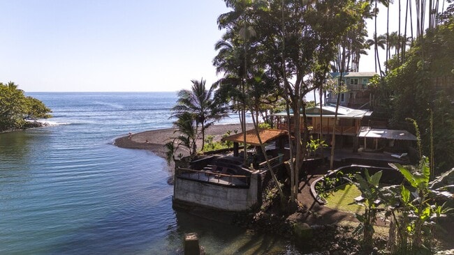 Building Photo - Oceanfront Estate: The Honolii Hale