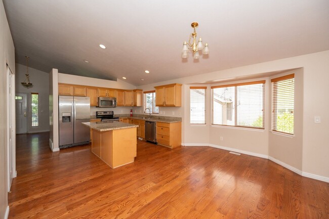 Building Photo - Beautiful Home in West Jordan!