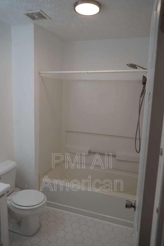 Building Photo - 1142 Blankshire Rd