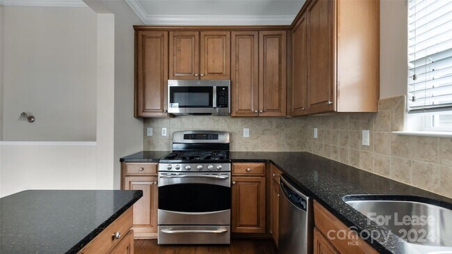 Building Photo - 11111 Ascoli Pl