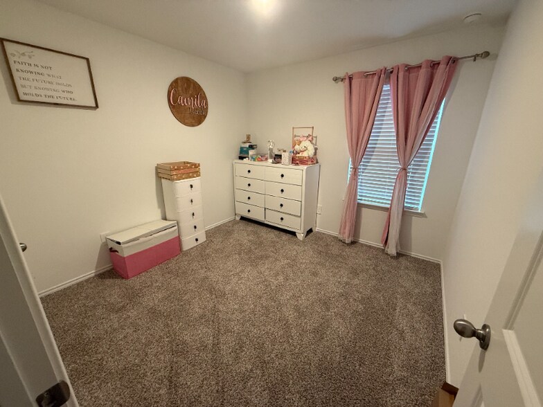 Building Photo - 5242 Rothwell Hts Dr