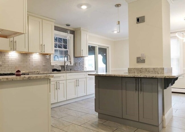 Building Photo - 21 Englewood Ave