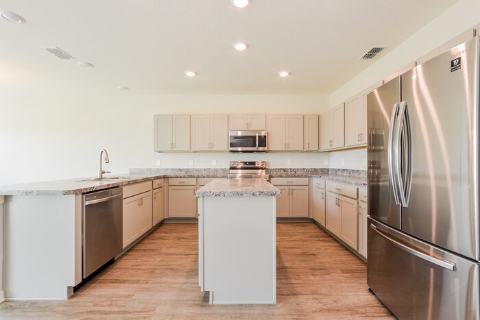 Building Photo - 1015 Corso Dr