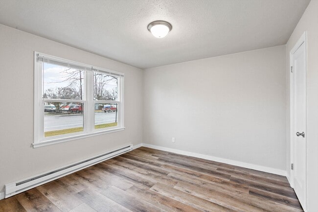 Building Photo - 10112 E Broadway Ave