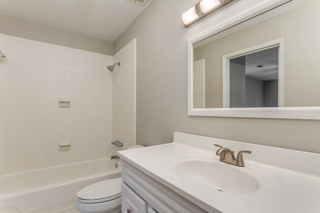 Building Photo - 70 Cedar