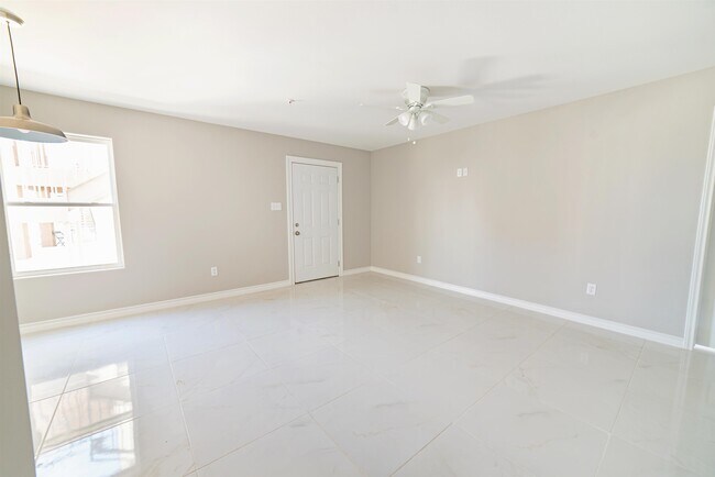 Building Photo - 315 Dorel Dr