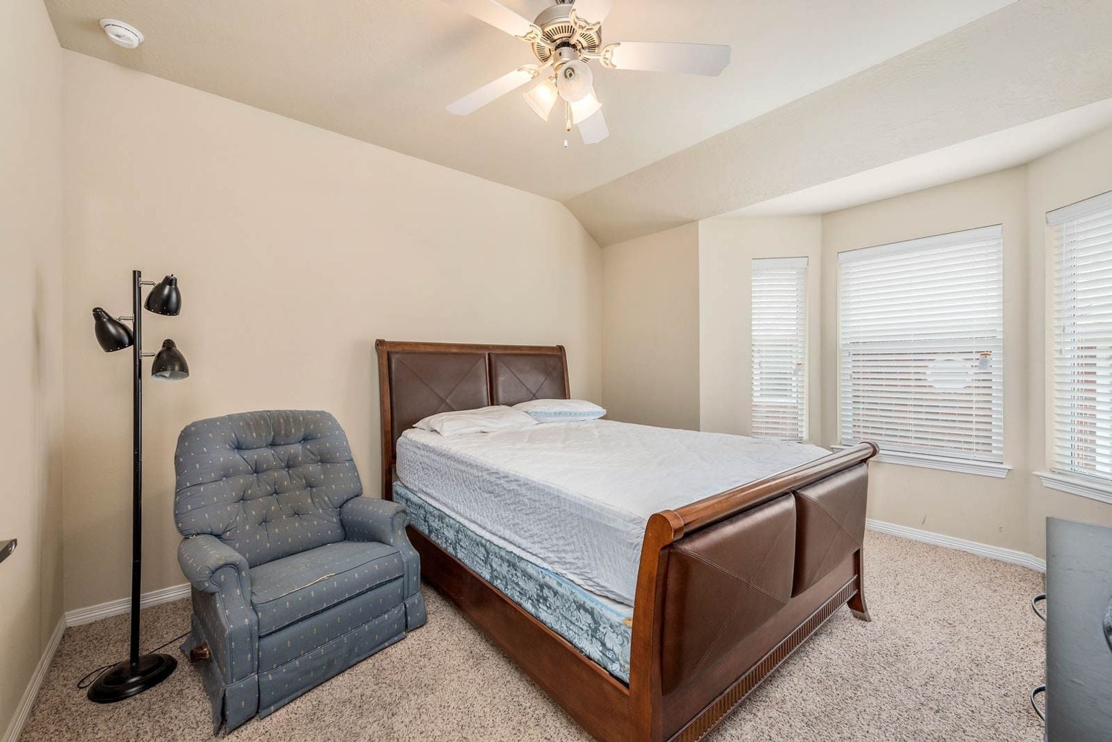 Building Photo - $500 Off 1st Month's Rent! August 2026 Pre-lease! Gorgeous 4 Bed, 4.5 Bath in Beautiful Lakeridge!
