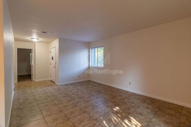 Building Photo - 3591 Quail Lakes Dr
