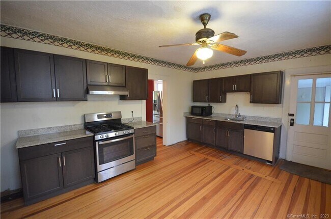 Building Photo - 147 Freeman Ave