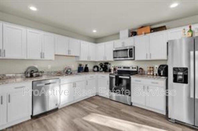 Building Photo - 223 N 7th St