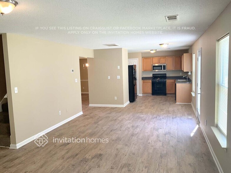 Building Photo - 2756 Live Oak Trail