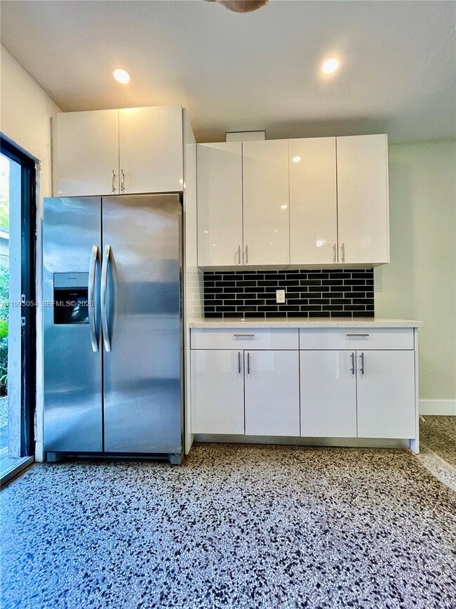 Building Photo - 200 Frow Ave