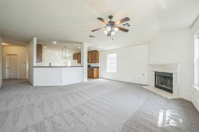 Building Photo - 18509 Sandy Bottom Dr