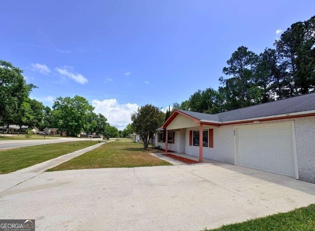 Building Photo - 603 Plantation Village Dr