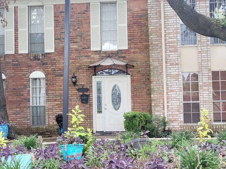 Building Photo - 10813 Sandpiper Dr