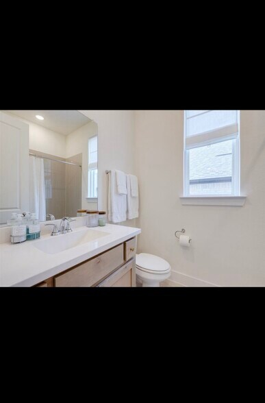 Building Photo - 1513 Waxwing Pl