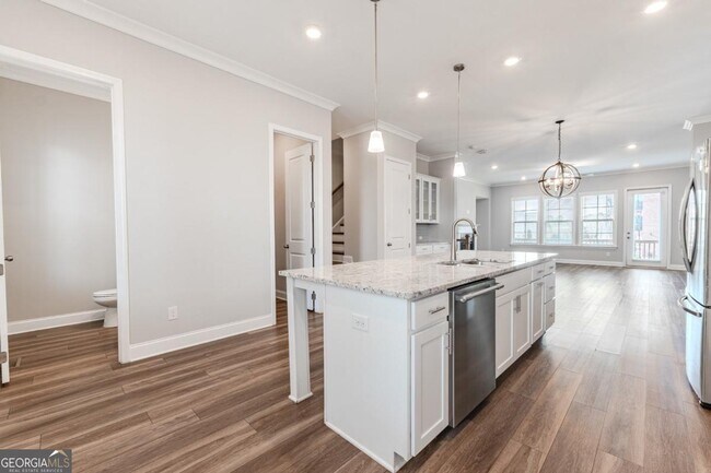 Building Photo - 5051 Pinckney Ln