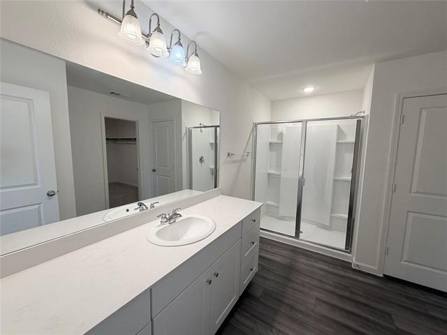 Building Photo - 609 Delaware Ave