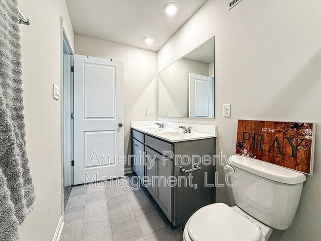 Building Photo - 1529 Stanford Ln