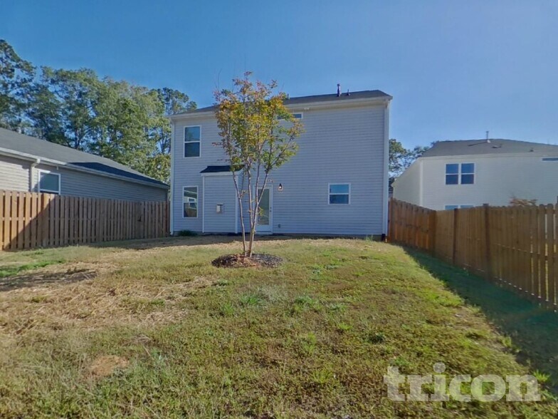 Building Photo - 35 Chalet Ct