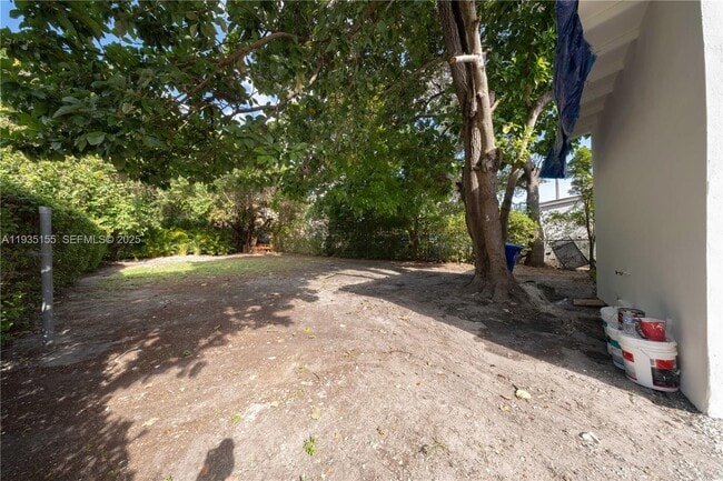 Building Photo - 807 NW 51st St