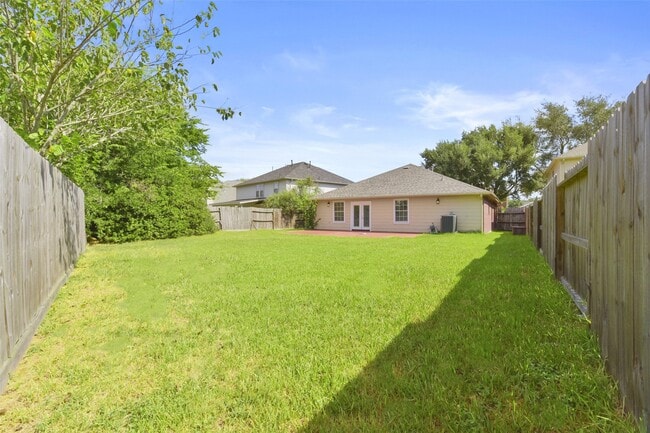 Building Photo - 9230 Eaglewood Spring Dr
