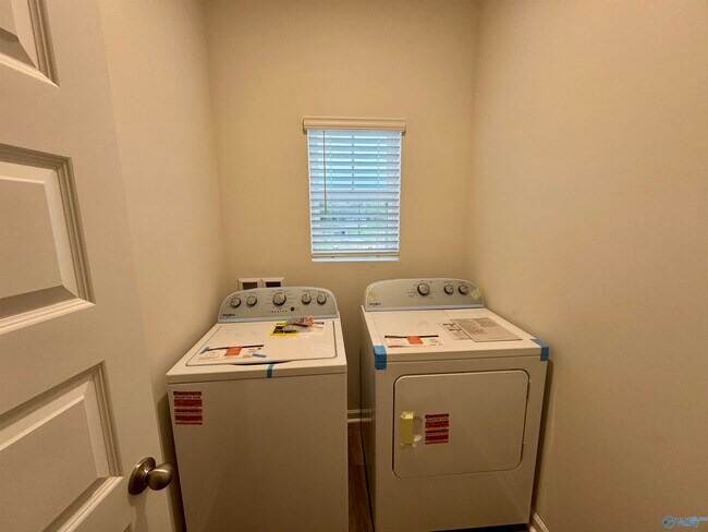 Building Photo - 3240 Cool Spgs Ave SW