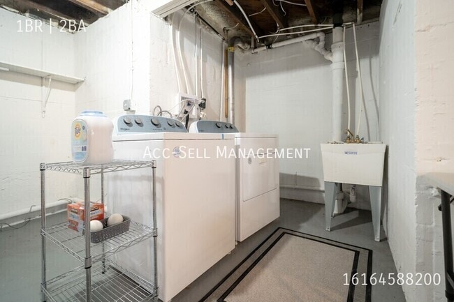 Building Photo - 1038 Crosby St NW