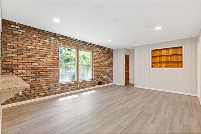 Building Photo - 3269 Pamlico Dr SW