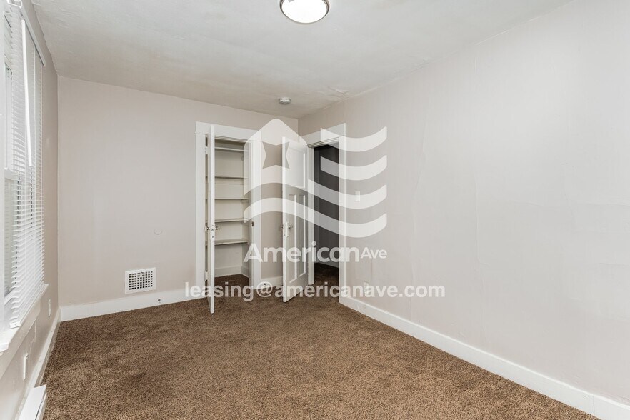 Building Photo - 2016 Elsmere Ave