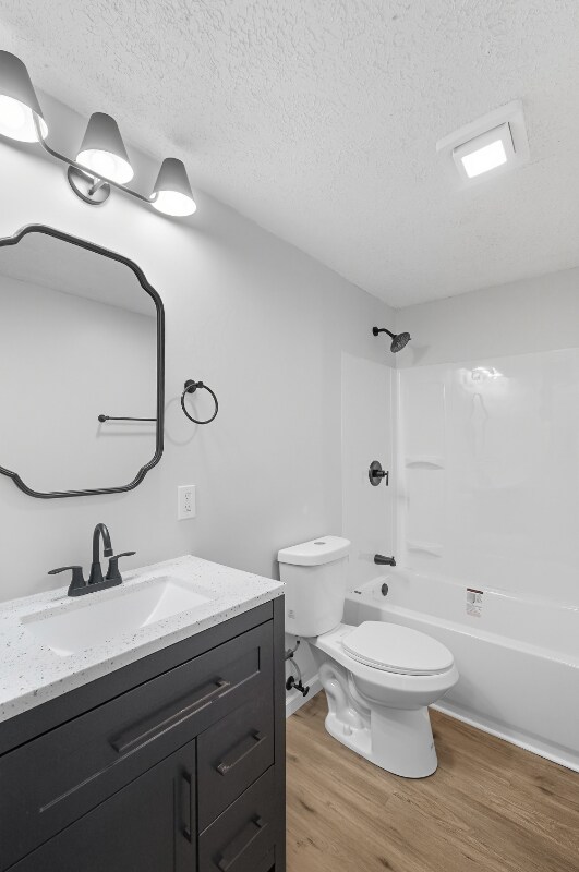 Building Photo - 7 Waterside Way