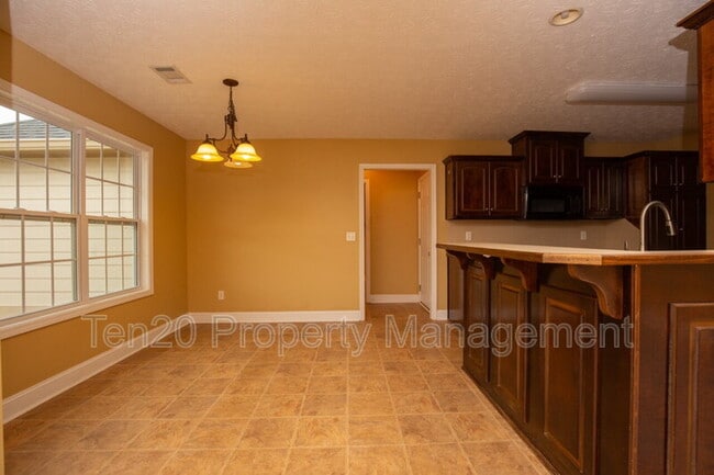 Building Photo - 182 Lee Rd 2180