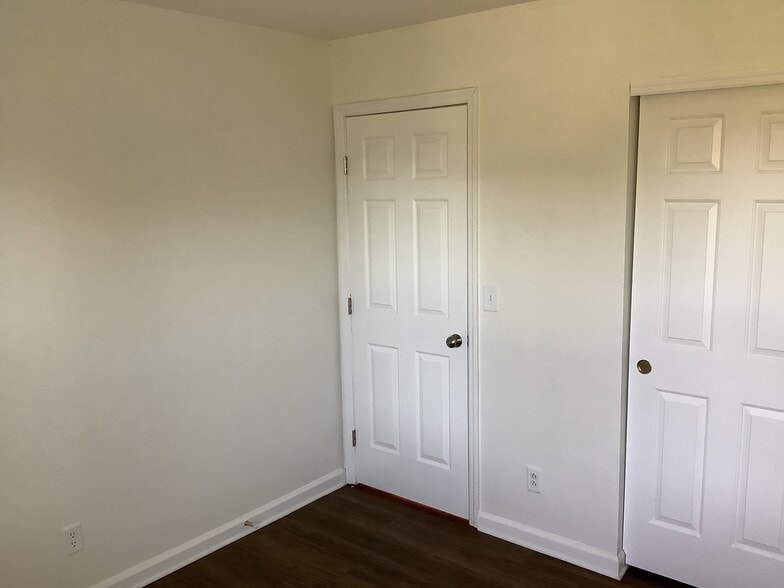 Building Photo - 2377 Ferndown Dr