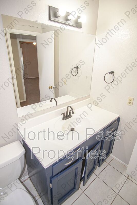 Building Photo - 6701 Escondido Dr