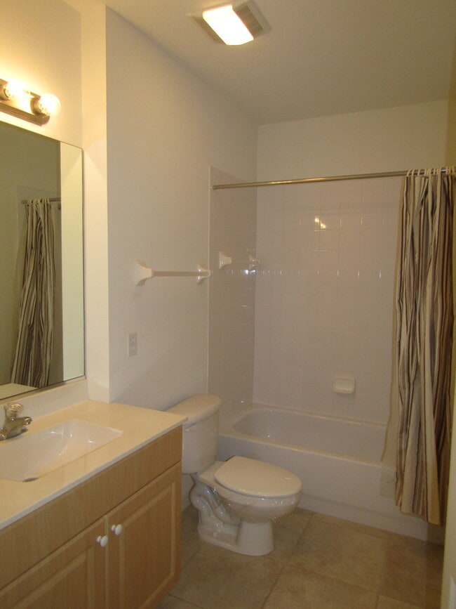 Building Photo - 868 Saranac Lake Dr