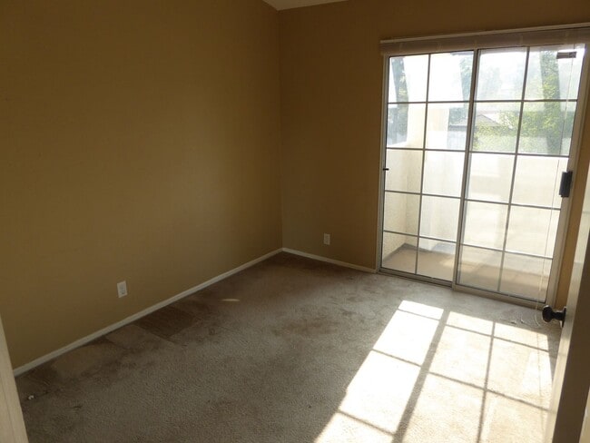 Building Photo - COMING SOON! Mountain View Courtyards 3 Be...