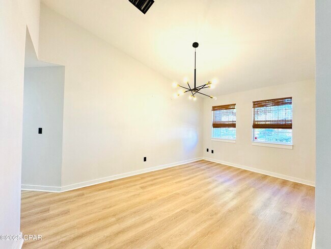 Building Photo - 205 Covington St