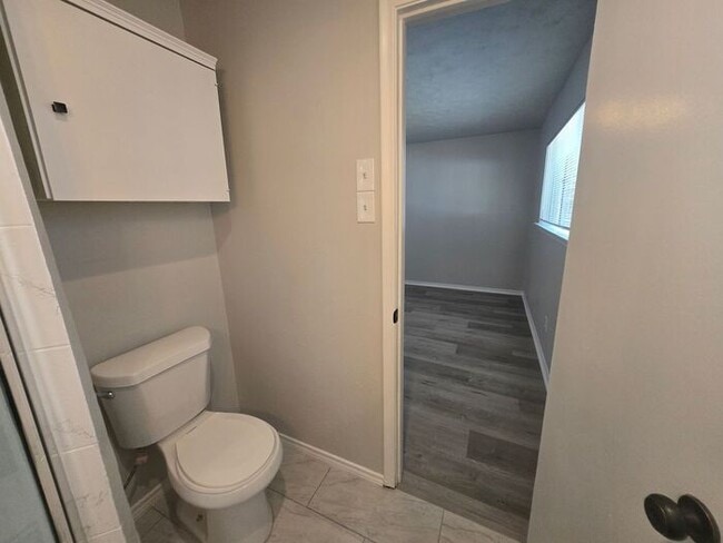 Building Photo - 3 Bedroom/2 Bathroom/1 Covered Parking Places - Remodeled